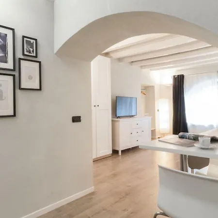 Italianway - Rosales 1 Flat Apartament Mediolan